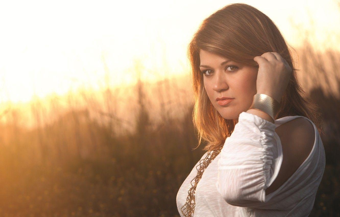 Kelly Clarkson, Gesicht, Armband, Bild, Hintergrund, 1340x850 HD Desktop