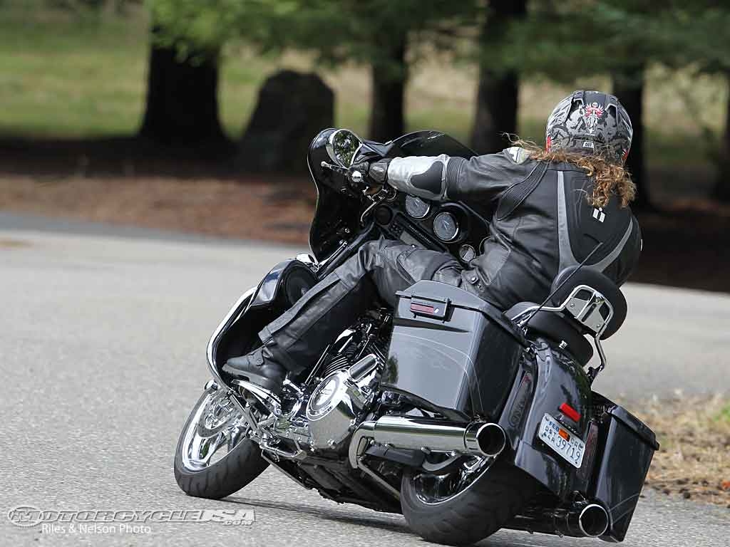 Harley-Davidson, CVO, Street Glide, Fotografie, Motorrad, 1030x770 HD Desktop