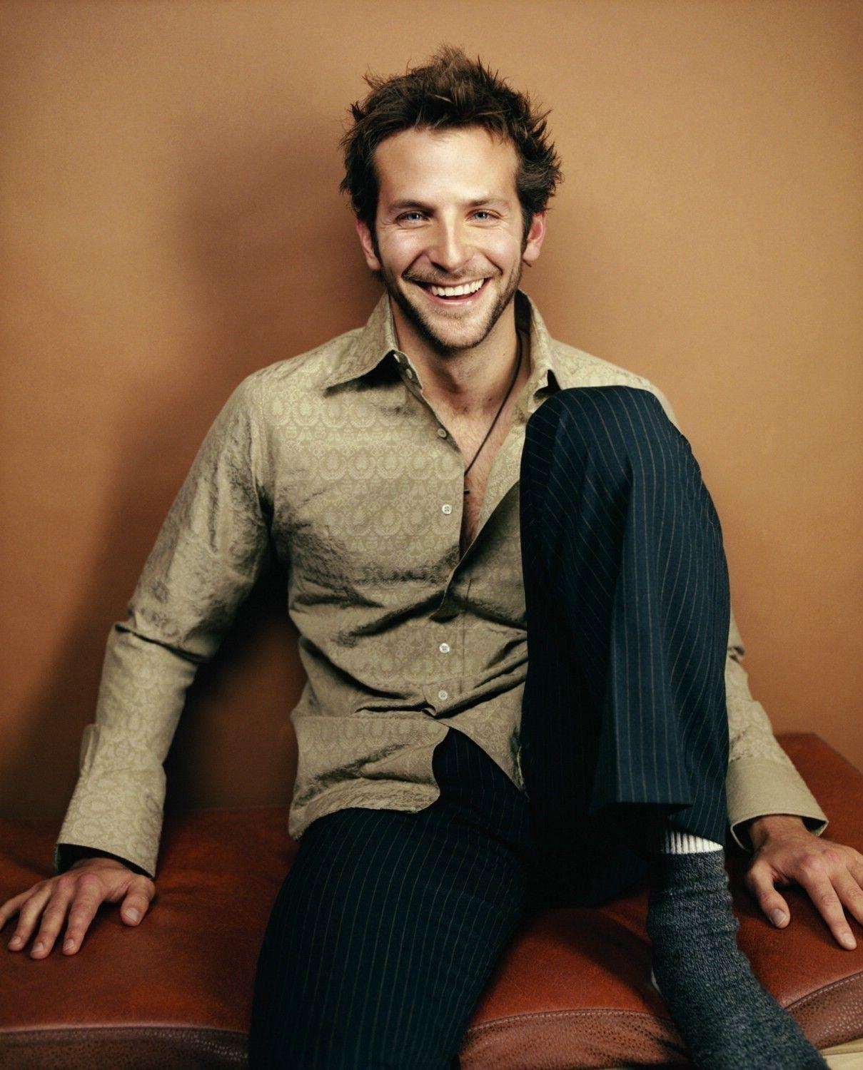 Bradley Cooper, hohe Qualität, Portrait, Schauspieler, Star, 1210x1500 HD Handy