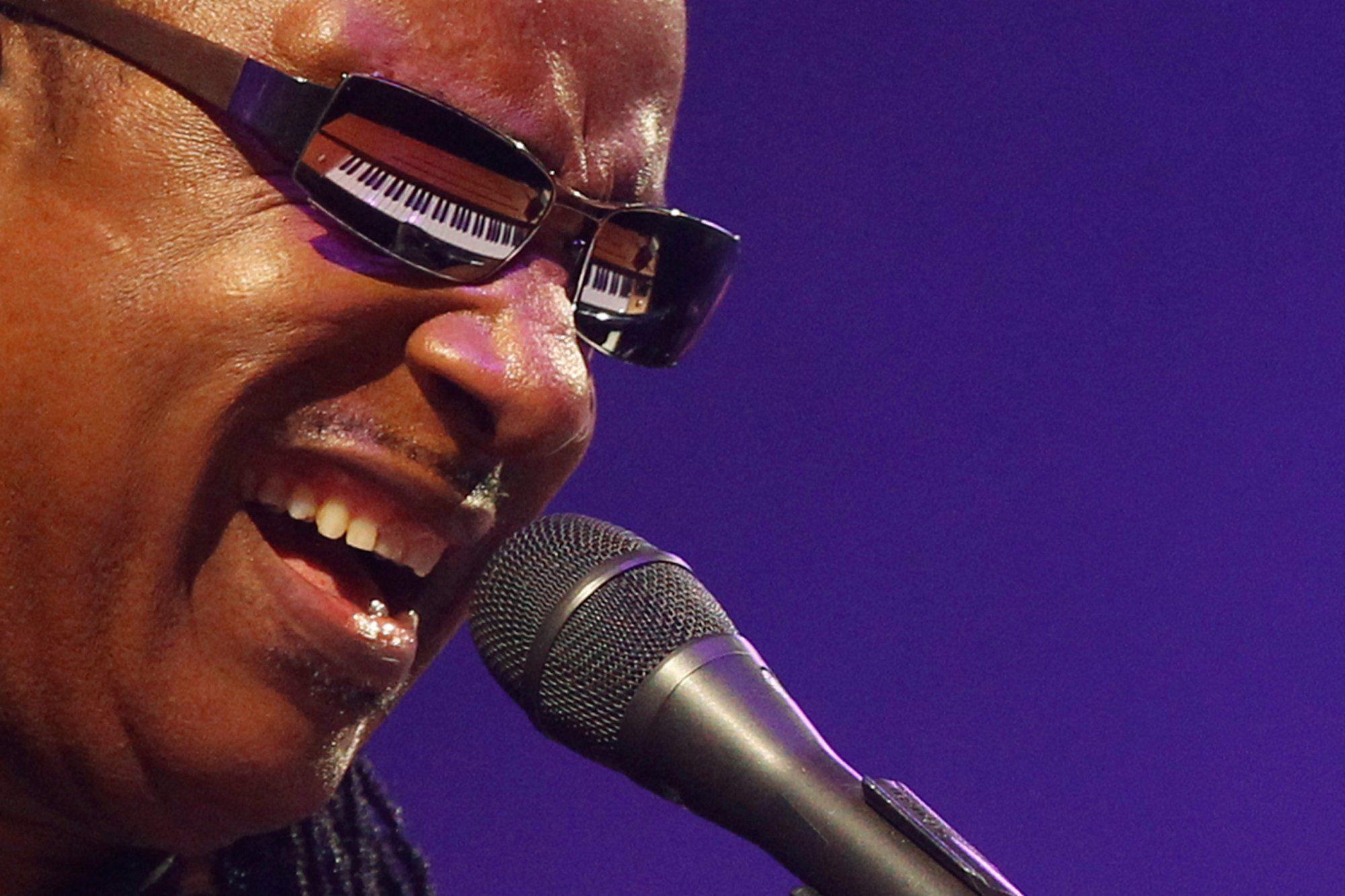 Stevie Wonder, Hintergrund, Motown, Soulmusik, Ikone, 2000x1340 HD Desktop