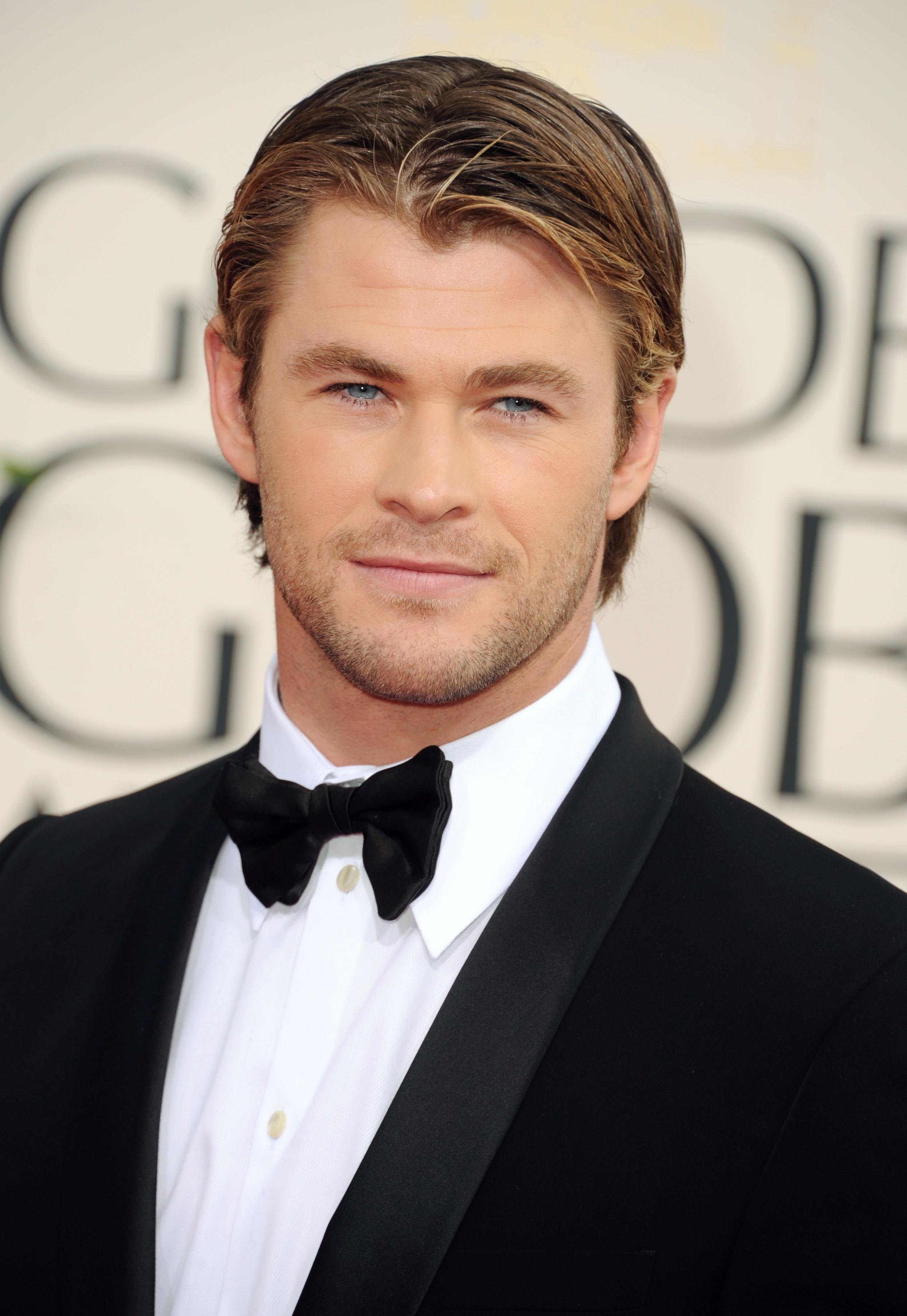 Chris Hemsworth, Auflösung, Schauspieler, Thor, Hintergrund, 2500x3630 4K Handy