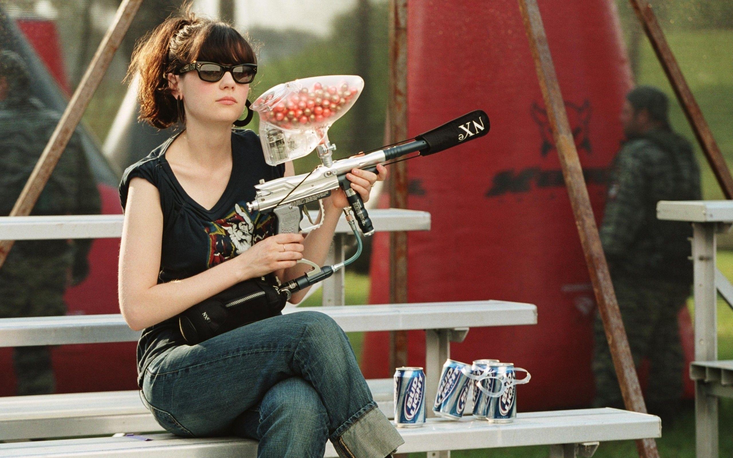 Brünetten, Biere, Frauen, Zooey Deschanel, Paintball, 2560x1600 HD Desktop