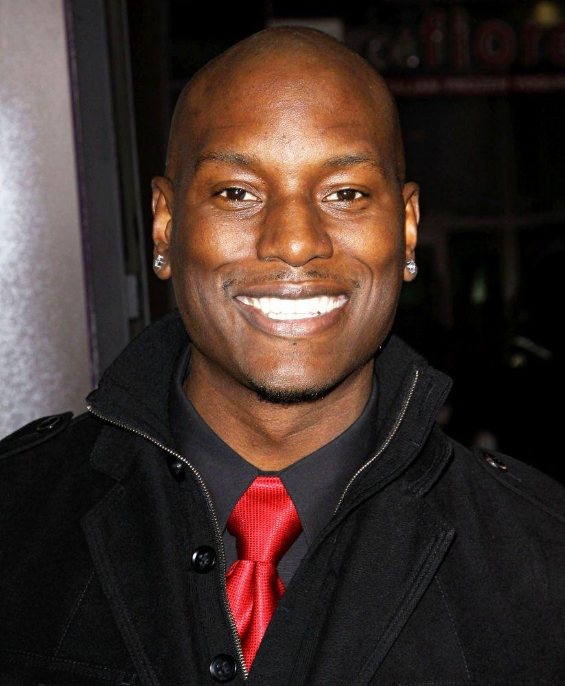 Tyrese Gibson, kostenlos, Foto, Download, Hintergrund, 830x1000 HD Handy