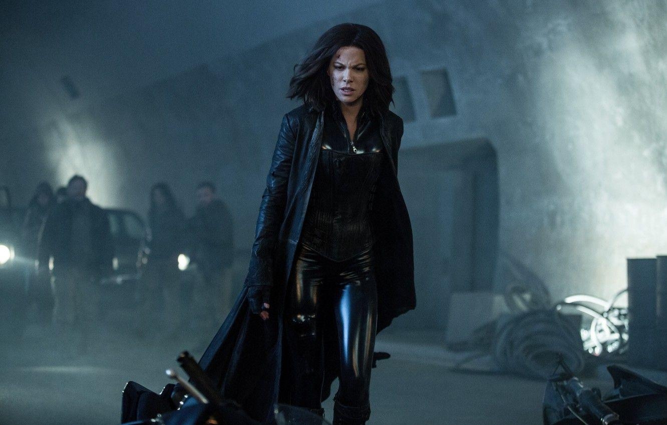 Kate Beckinsale, Film, Kino, Auto, Feuer, 1340x850 HD Desktop