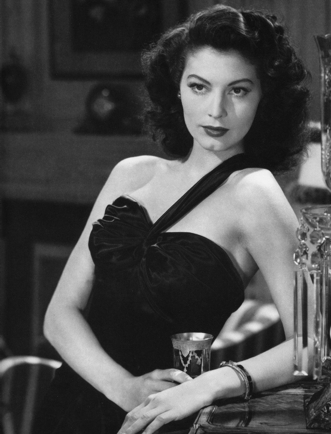 Ava Gardner, Schauspielerin, Hintergrund, Hollywood, Retro, 1100x1450 HD Handy