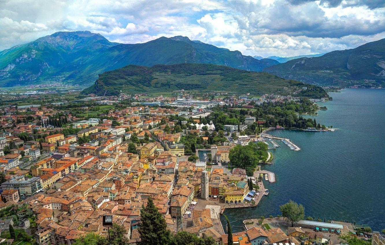 Gardasee Panorama, Italien, Berge, Riva del Garda, 1340x850 HD Desktop