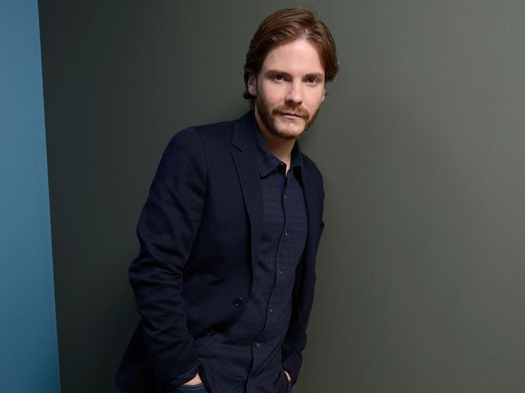 Wall Street Journal, Daniel Brühl, Amanda Knox, Kino, Interview, 1030x770 HD Desktop