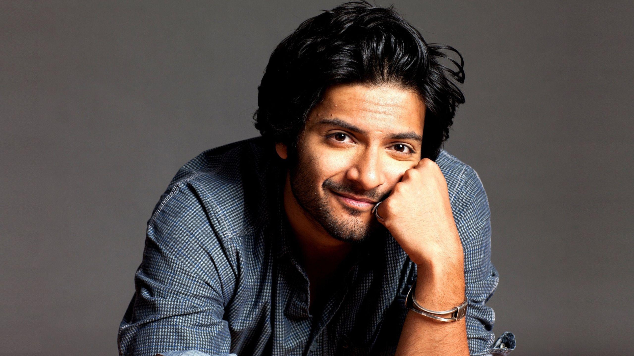 Ali Fazal, 3 Idiots, 1440p, HD Promis, Bollywood, 2560x1440 HD Desktop