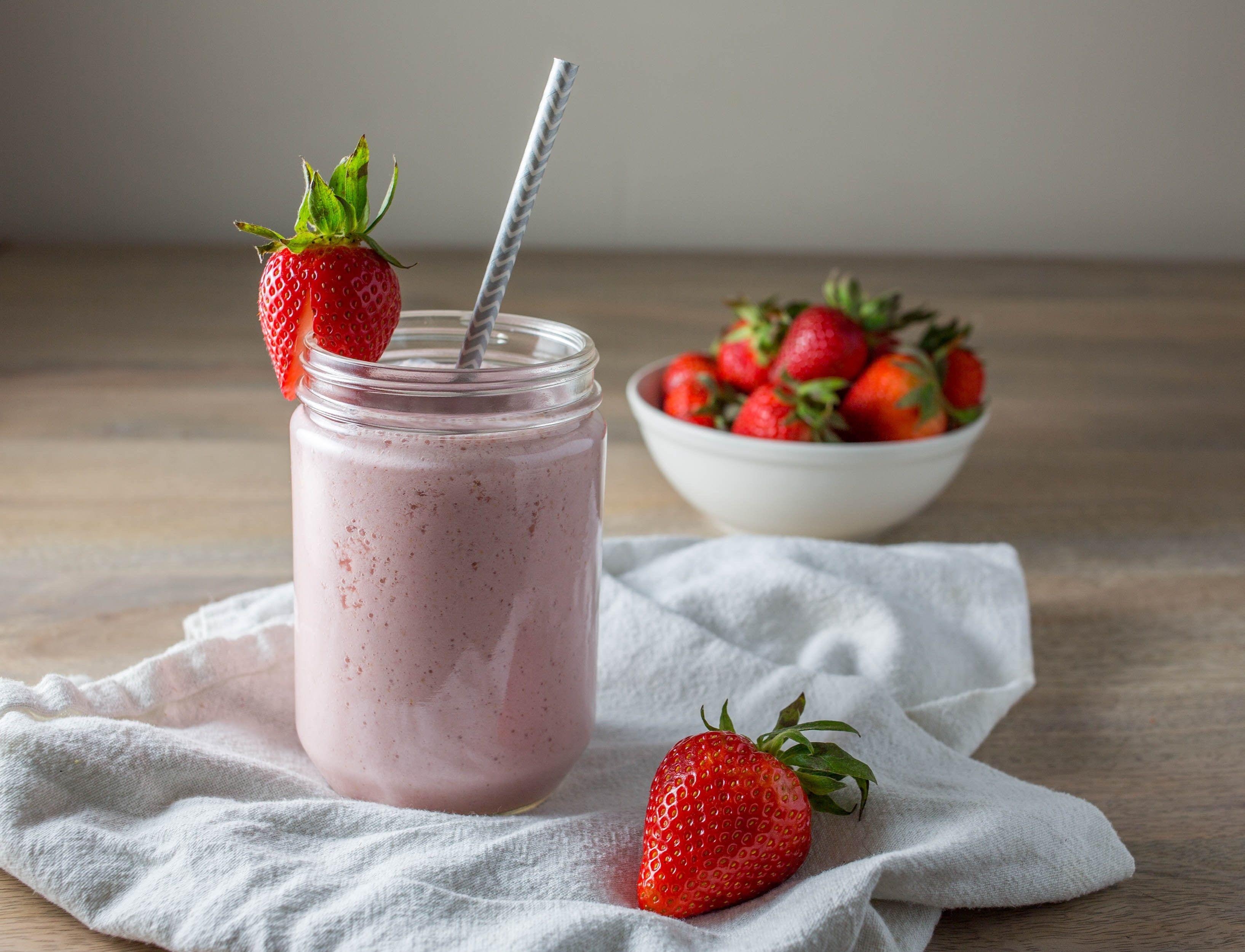 Erdbeermilchshake, Präsentation, Hintergrund, Frisch, Lecker, 3270x2500 HD Desktop