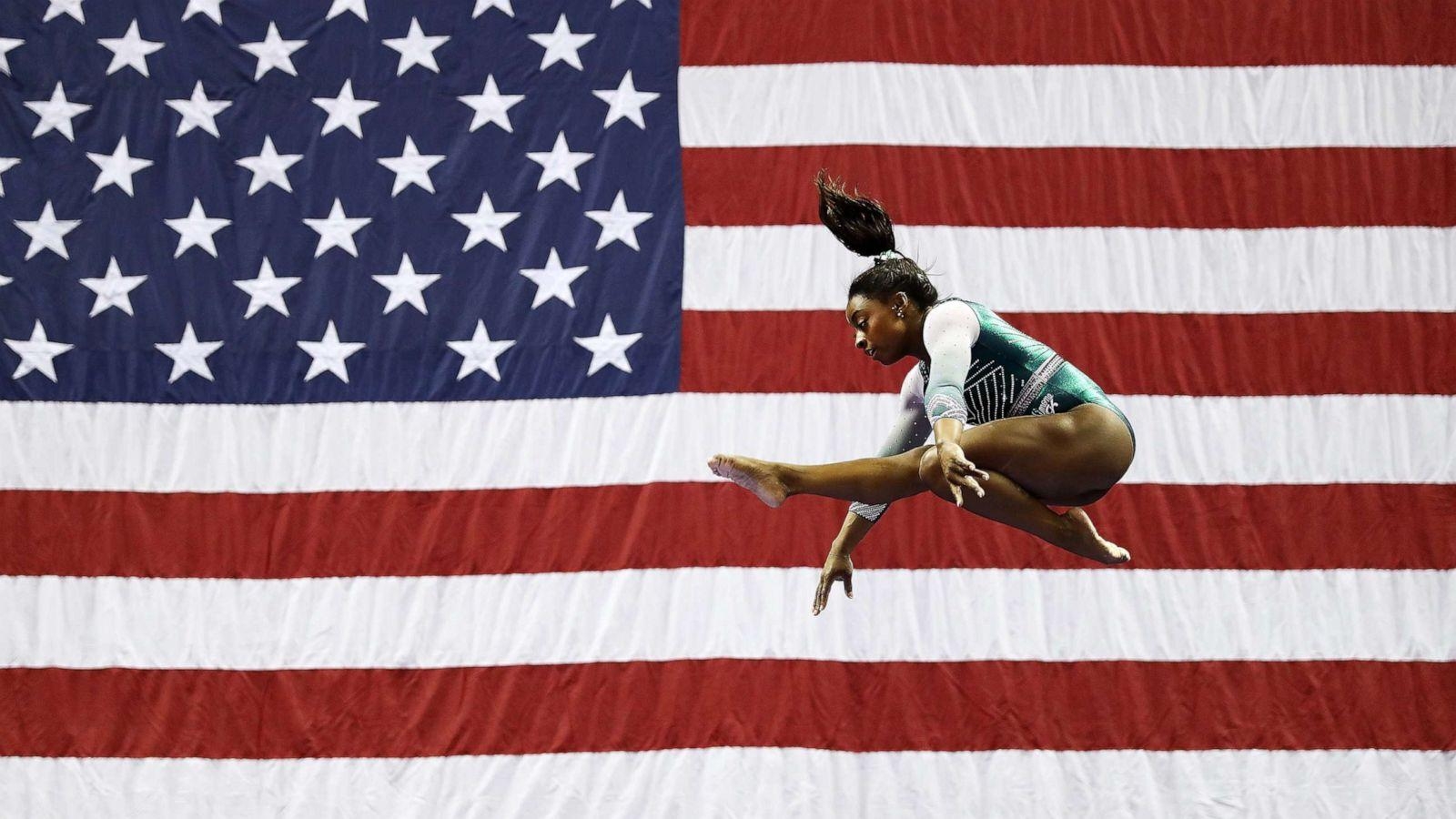 Simone Biles, historisch, Gymnastik, Bewegungen, Leistung, 1600x900 HD Desktop