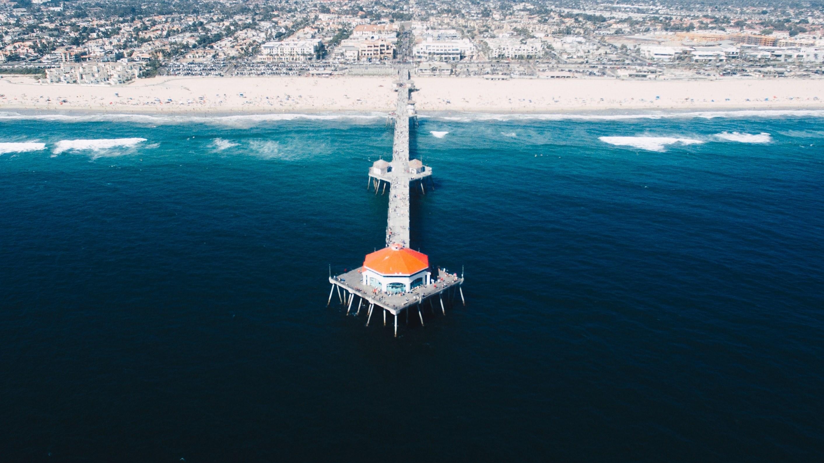 Drohnenansicht, Pier, Huntington Beach, Kalifornien, Himmel, 2830x1590 HD Desktop