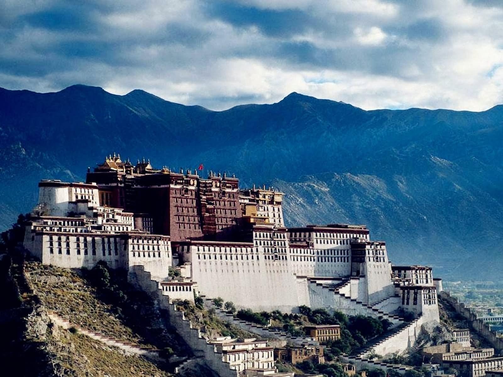 Potala Palast, Lhasa, Fluss, Tibet, Wahrzeichen, 1600x1200 HD Desktop