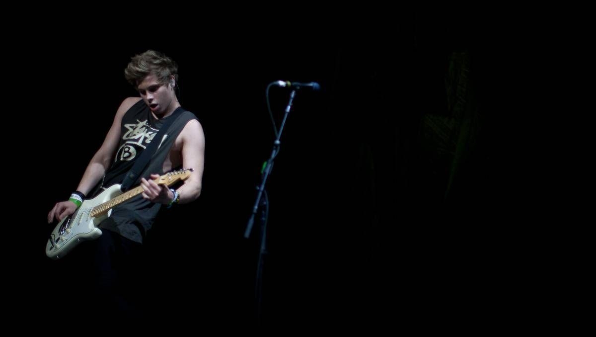 Luke Hemmings, Musik, 5SOS, One Direction, Band, 1200x680 HD Desktop