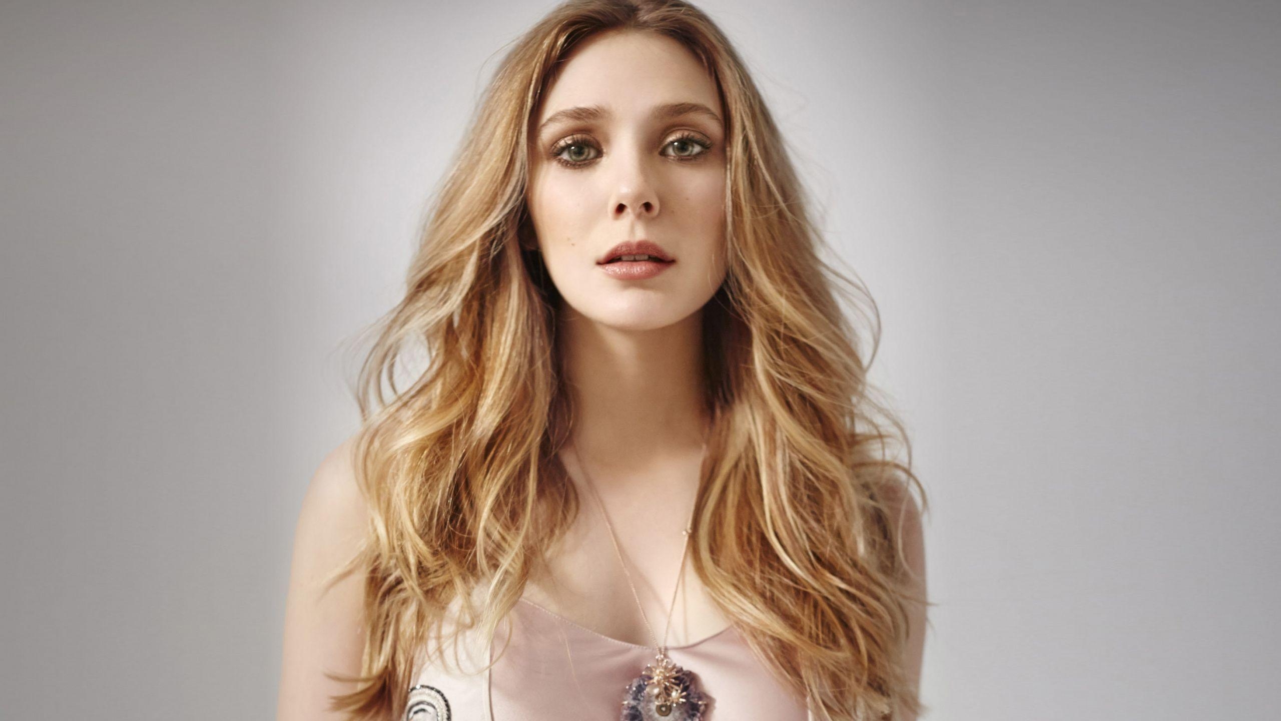 Elizabeth Olsen, Neugierig, Blonde Schönheit, Schauspielerin, Hollywood, 2560x1440 HD Desktop