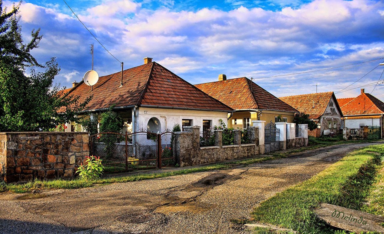 Ungarn, Cserépfalu, Zaun, Straßen, Häuser, 1280x790 HD Desktop