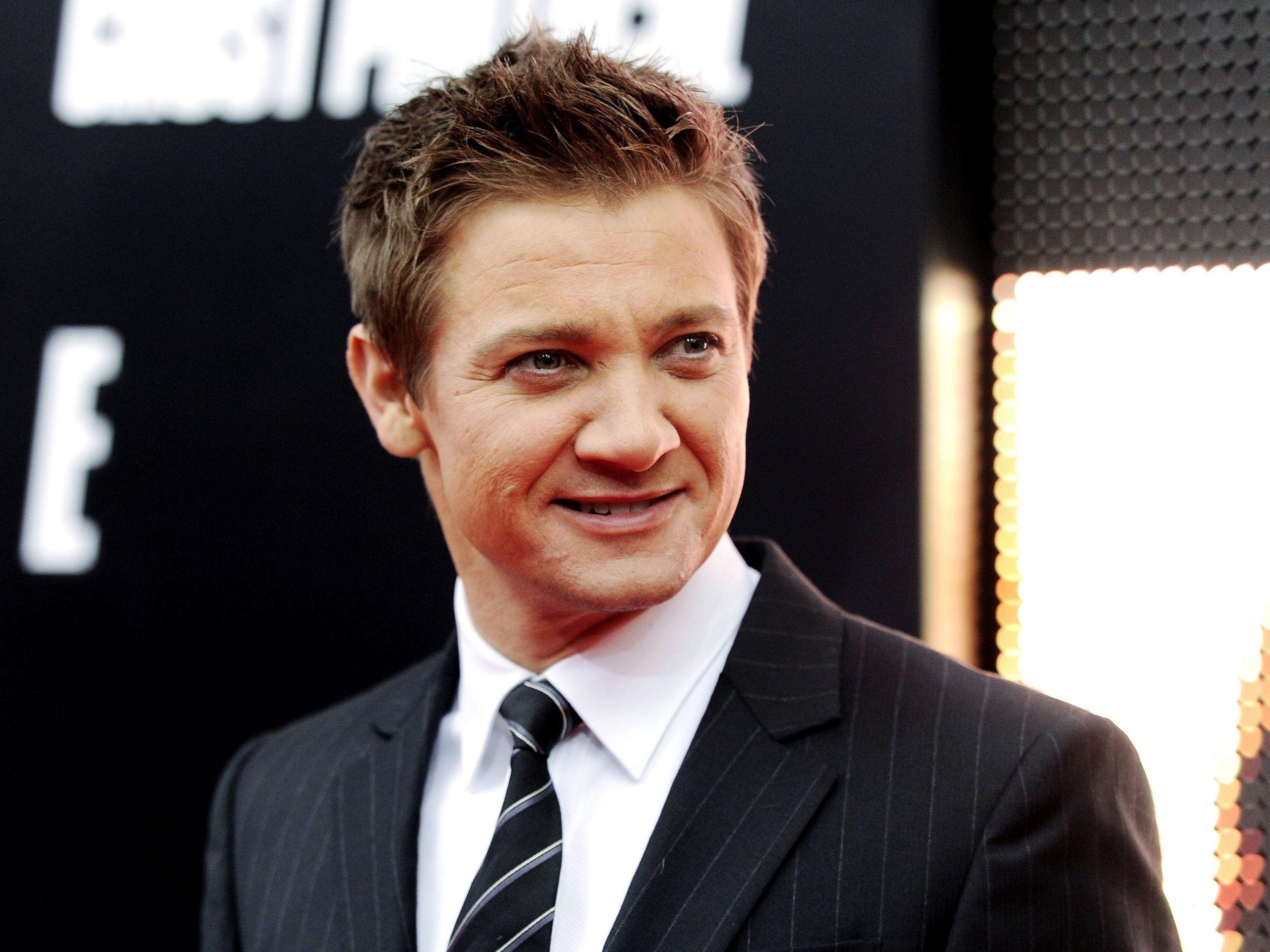 Jeremy Renner, Wallpaper, HD, 1920p, Marvel, 2560x1920 HD Desktop