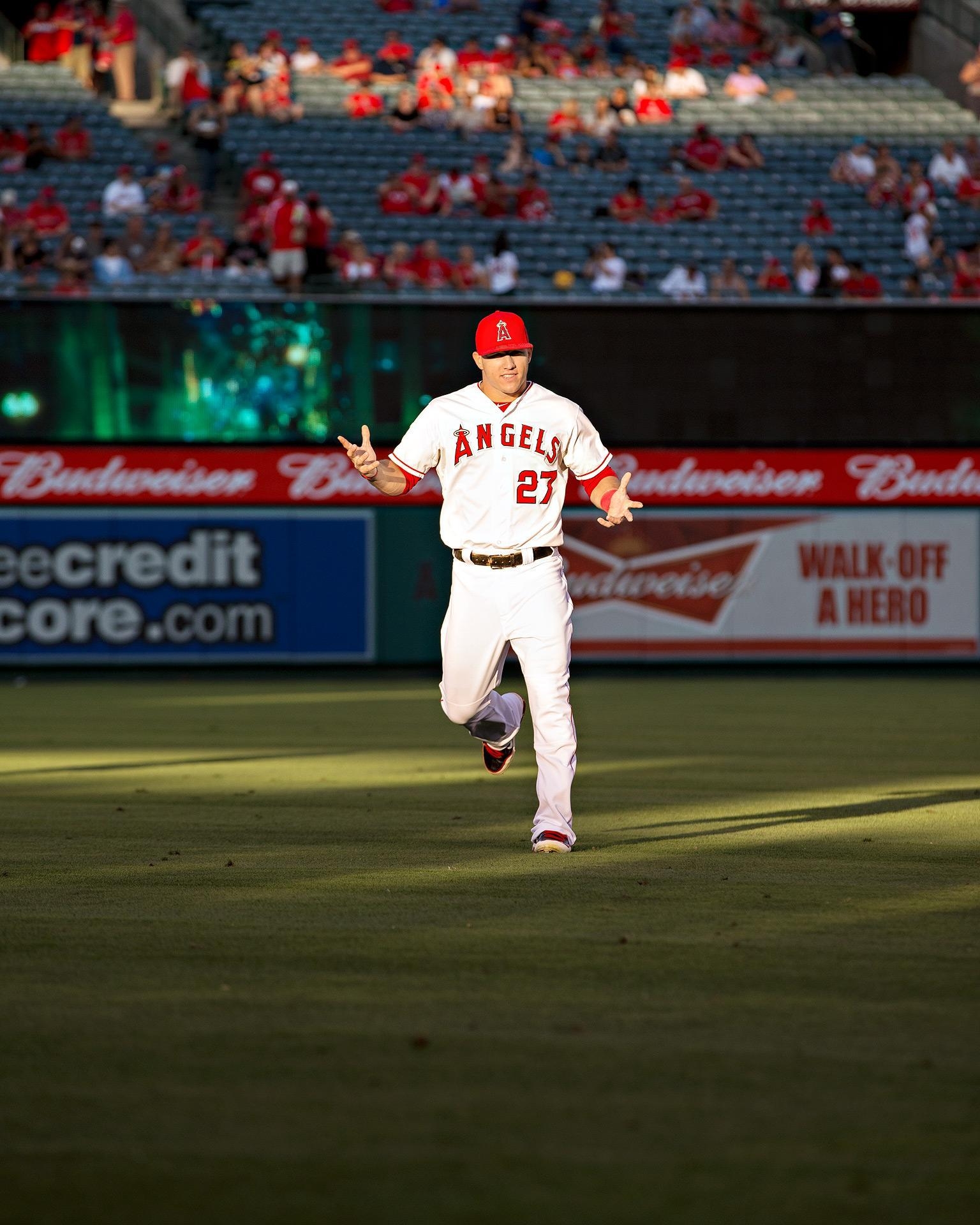 Mike Trout, Hintergrund, Los Angeles, iPhone, Angels, 1540x1920 HD Handy