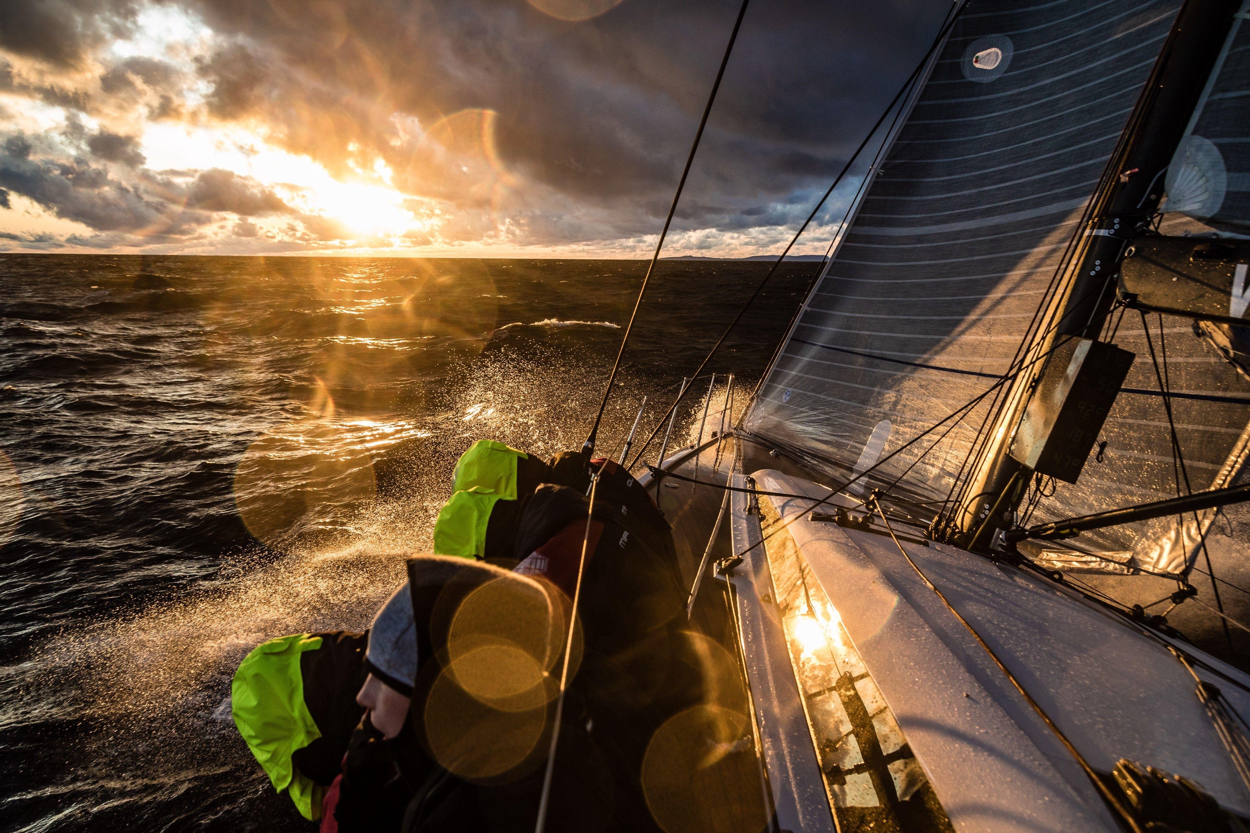 Segelschiff, Natur, Sonnenstrahlen, Sonnenaufgang, Wasser, 4000x2670 4K Desktop