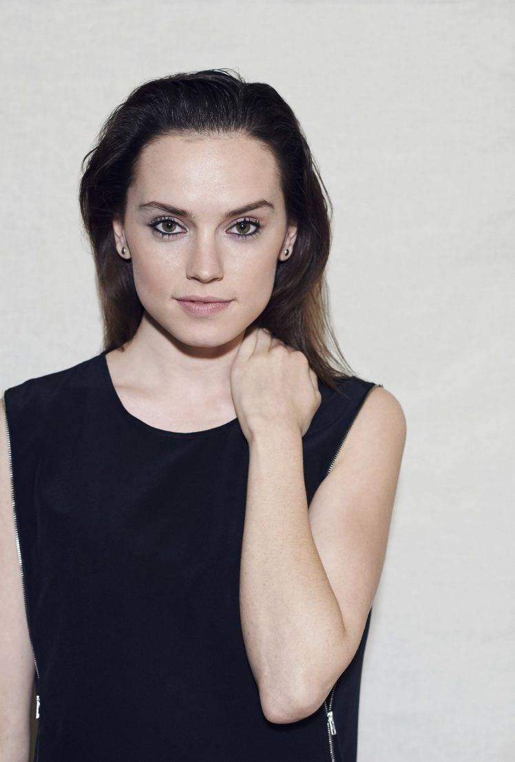 Daisy Ridley, Schauspielerin, Brünette, Frau, Fahrbar, 750x1110 HD Handy