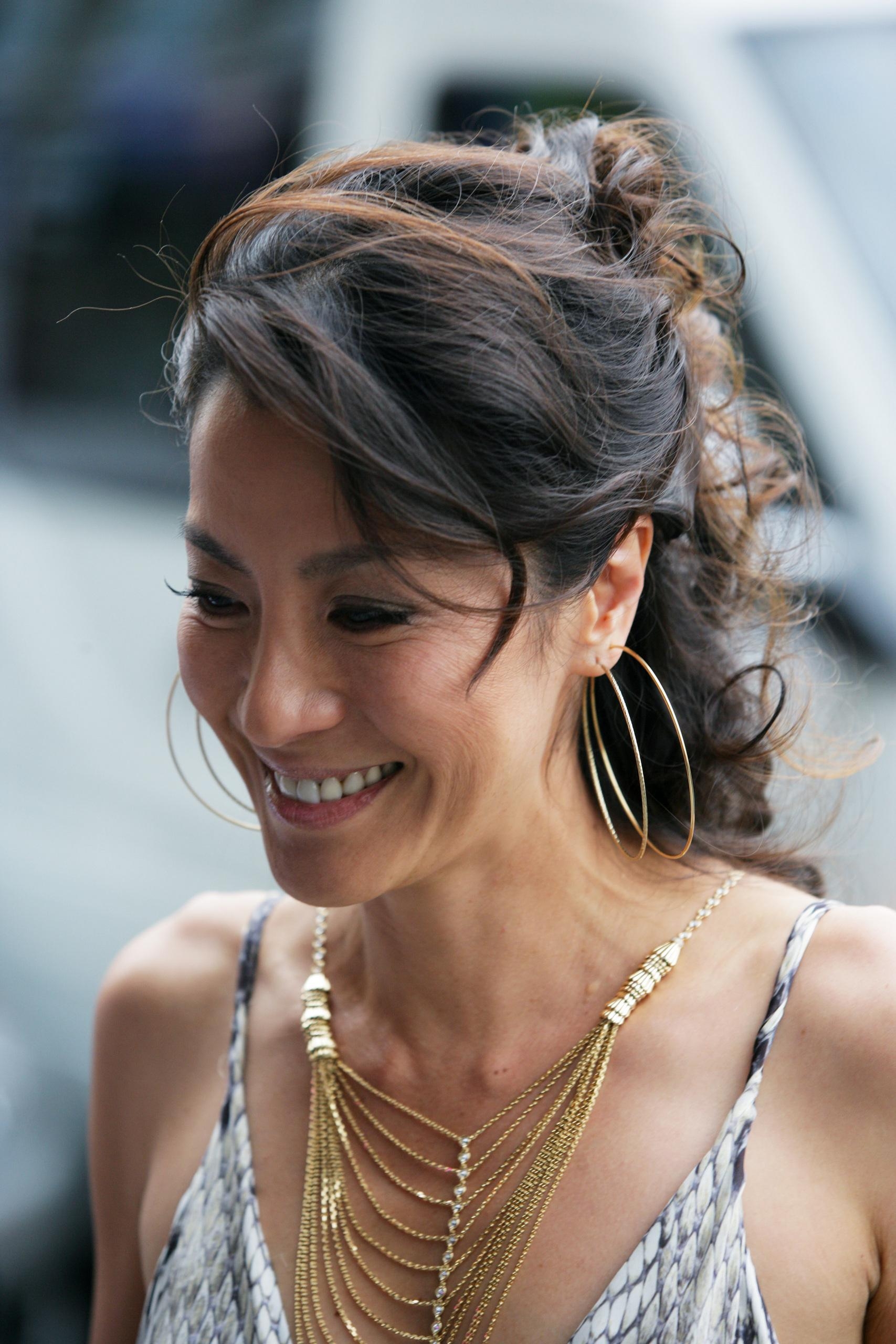 Michelle Yeoh, Hintergrund, Bild, Schauspielerin, Foto, 1710x2560 HD Handy