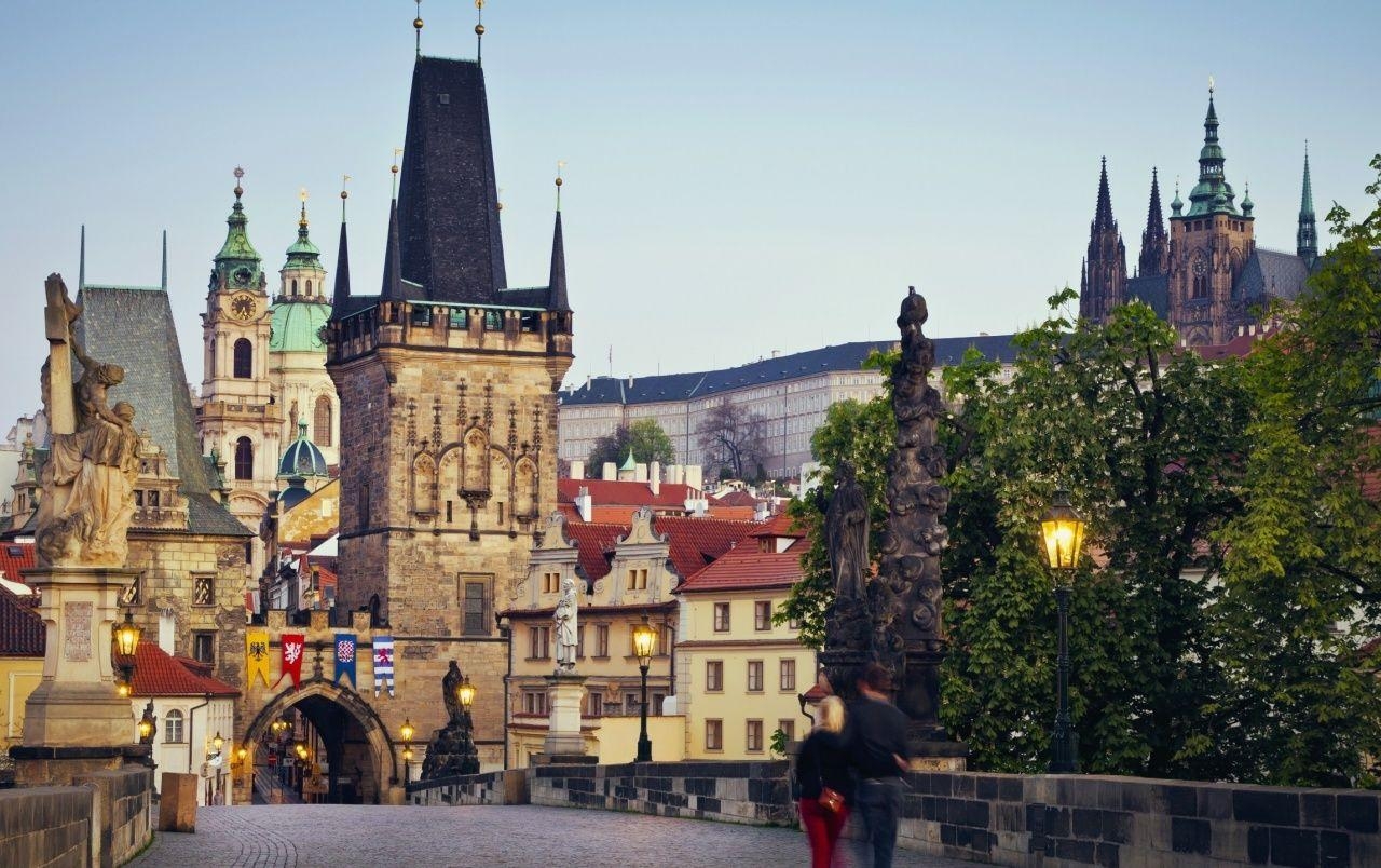 Karlsbrücke, Prag, Menschen, Stadt, Architektur, 1280x810 HD Desktop