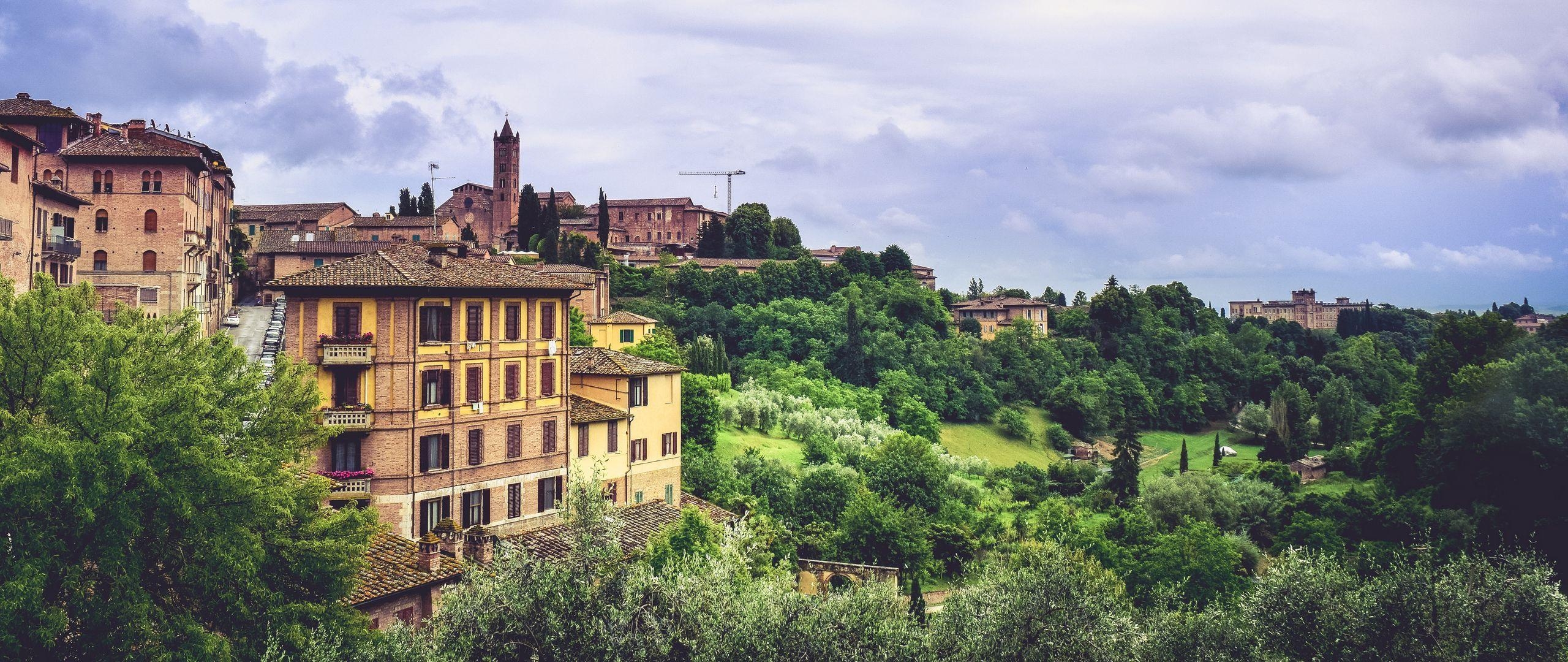 Siena, Bäume, Gebäude, Italien, 1080p, 2560x1080 Dual Screen Desktop