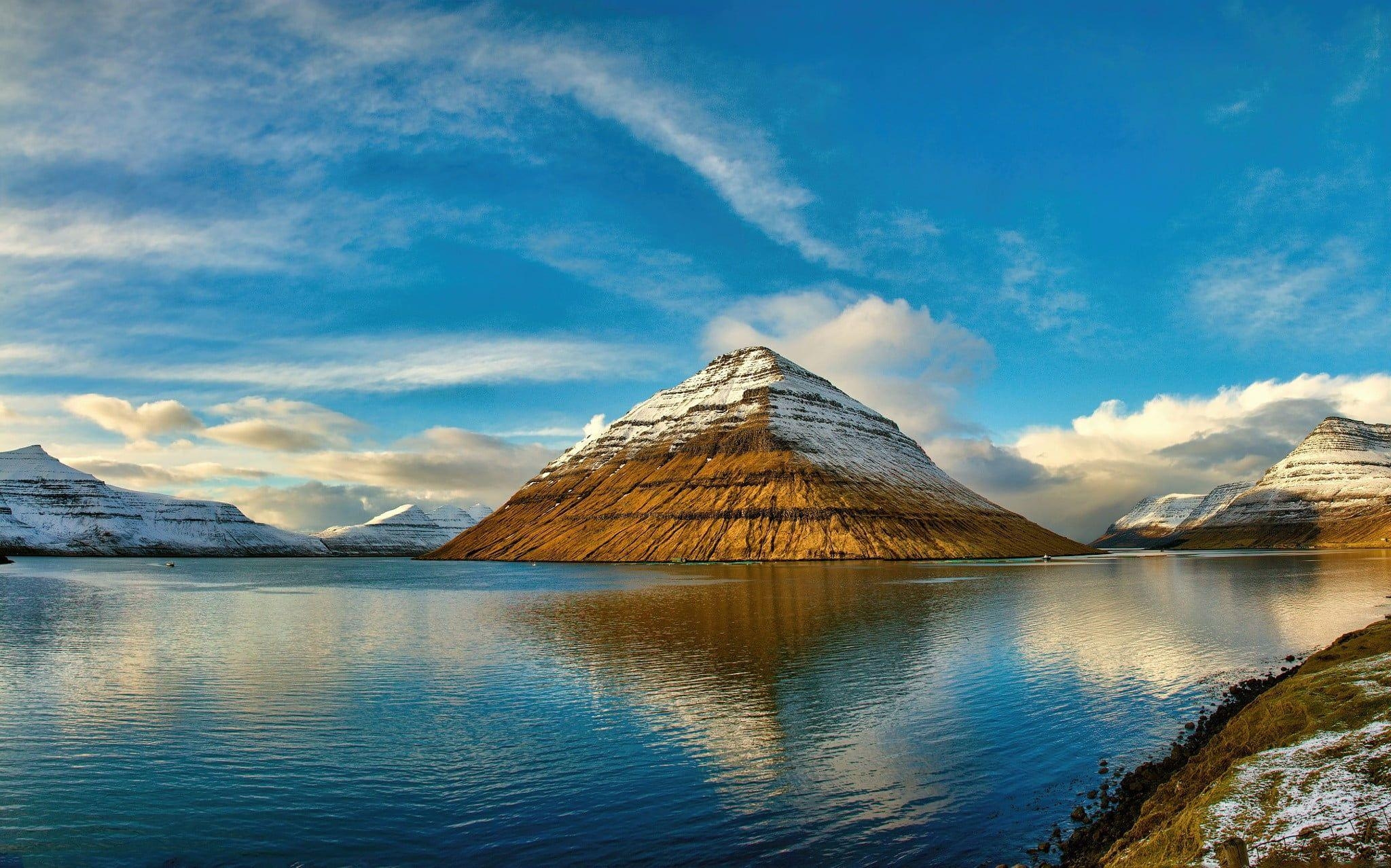 Färöer-Inseln, Haus, Wasser, Gemälde, Landschaft, 2050x1280 HD Desktop