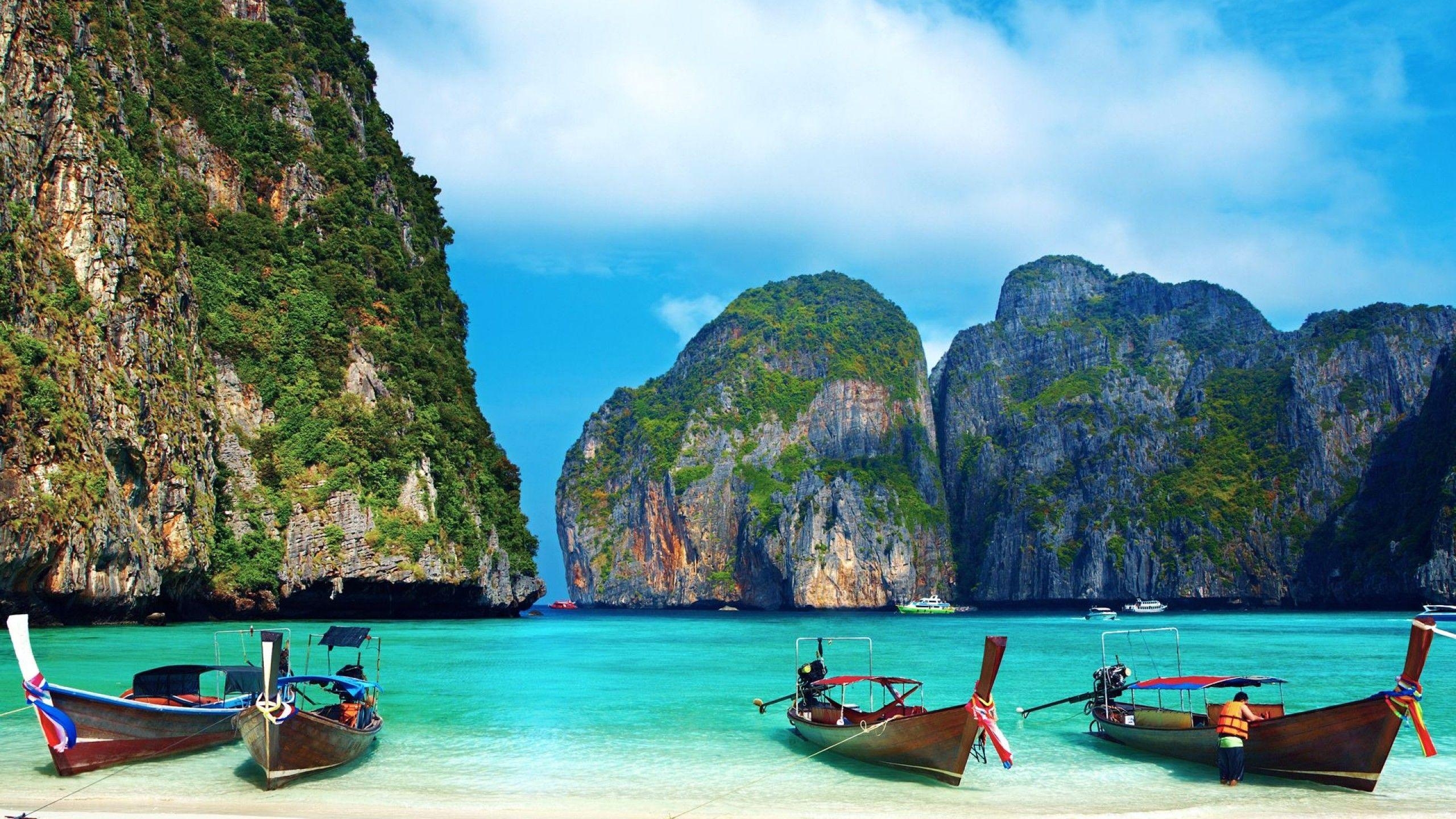 Phi Phi Inseln, Boote, Steine, Wasser, Thailand, 2560x1440 HD Desktop