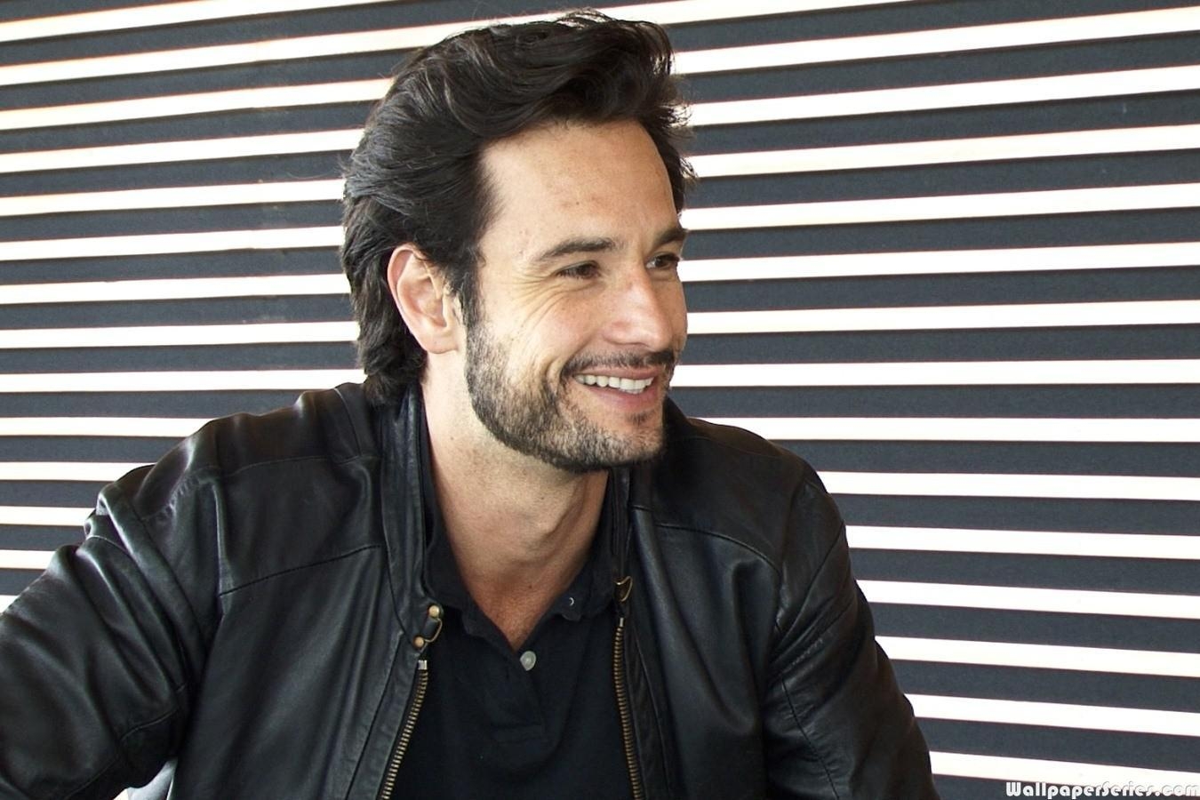 Rodrigo Santoro, Lederjacke, Schwarz, HD, Schauspieler, 1350x900 HD Desktop