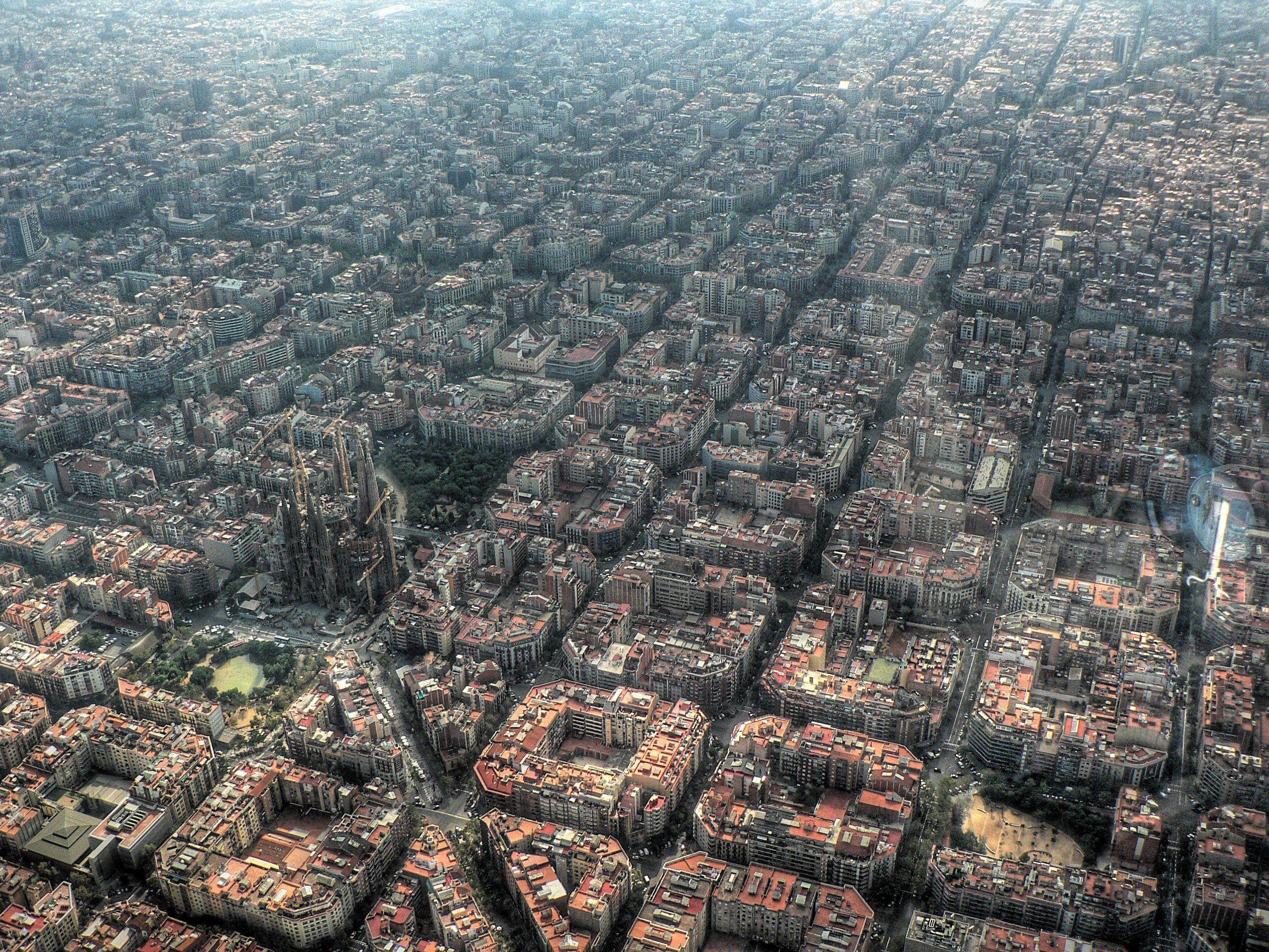 Barcelona Stadt, Luftansicht, Kirche, Bauwerk, Spanien, 2560x1920 HD Desktop