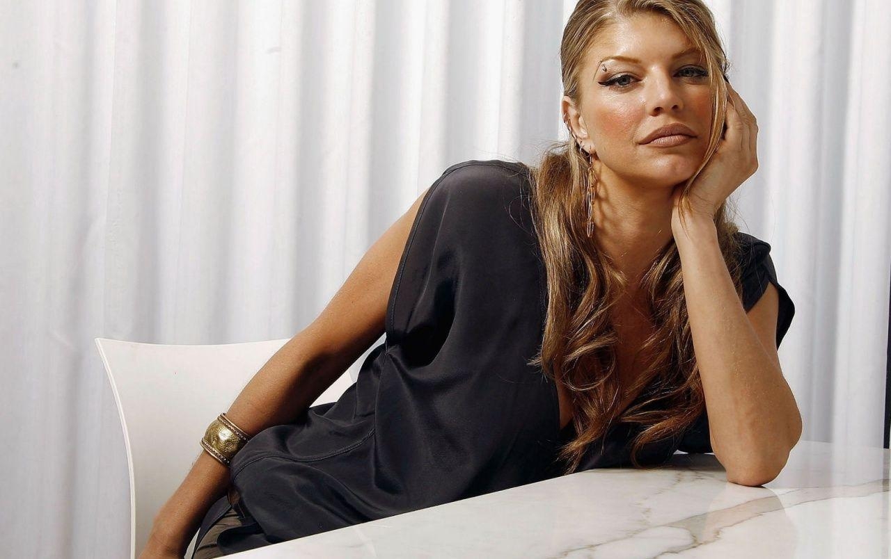 Fergie, Schwarzes Kleid, Stil, Musik, Sängerin, 1280x810 HD Desktop