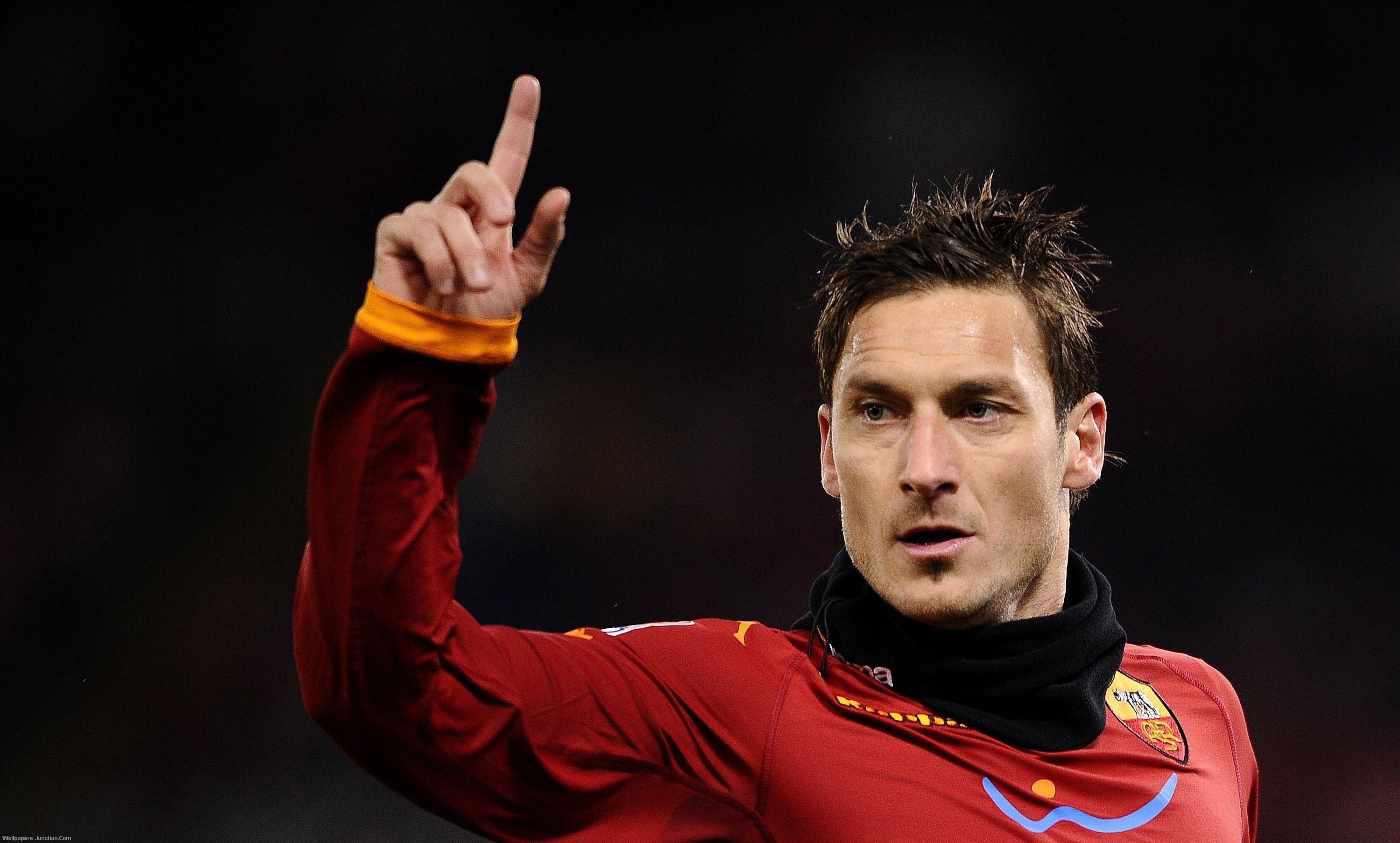 Francesco Totti, Fußballheld, Italienisch, Serie A, Bild, 3000x1810 HD Desktop