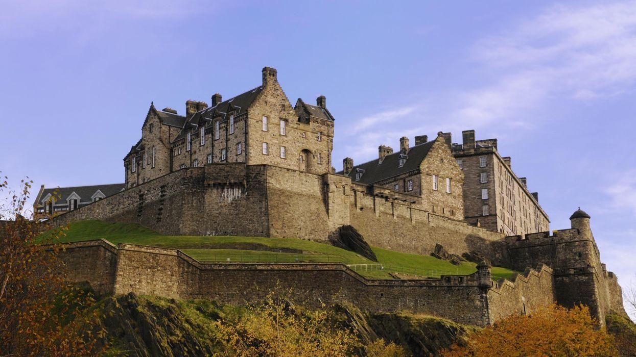 Edinburgh Castle, Herbst, Architektur, Schottland, Aussicht, 1250x700 HD Desktop