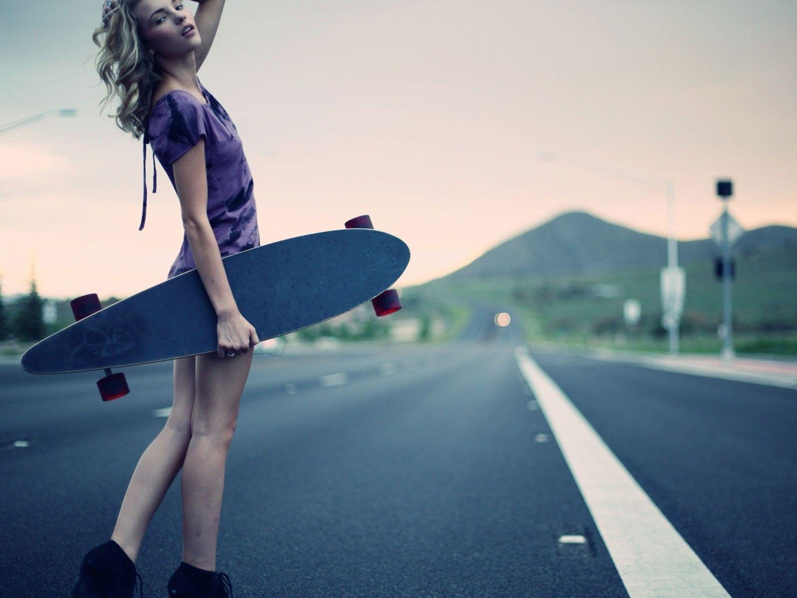 Longboarding, Frauen, Straßen, Action, Hintergrund, 1600x1200 HD Desktop