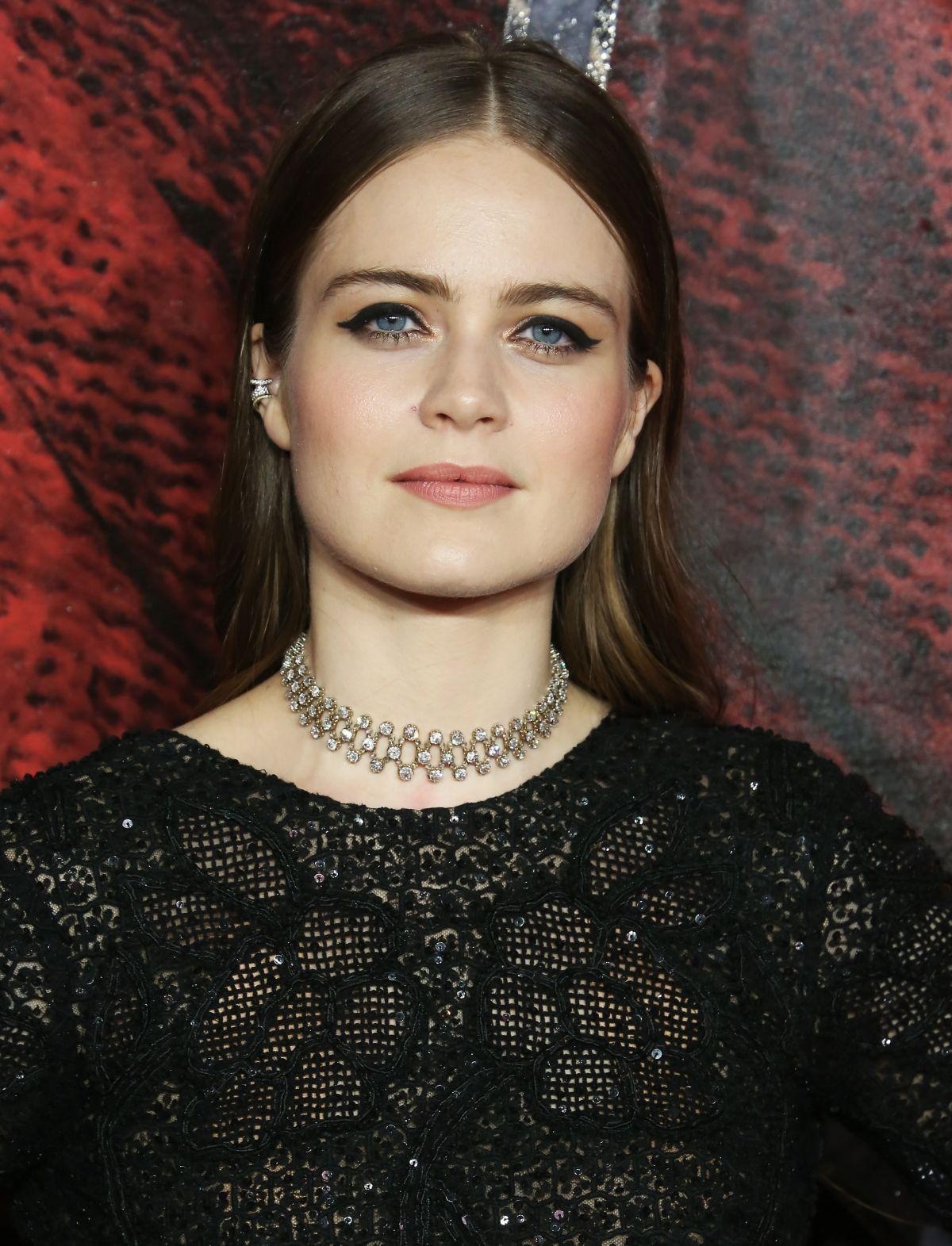 Hera Hilmar, Premiere, Mortal Engines, HD, Fotos, 1200x1580 HD Handy