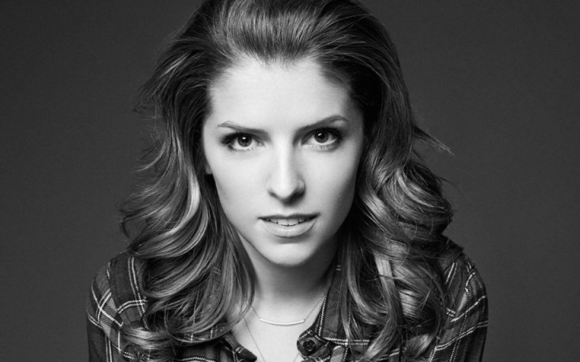 Anna Kendrick, Laptop, Filmstar, Schauspielerin, Bildschirm, 1920x1200 HD Desktop