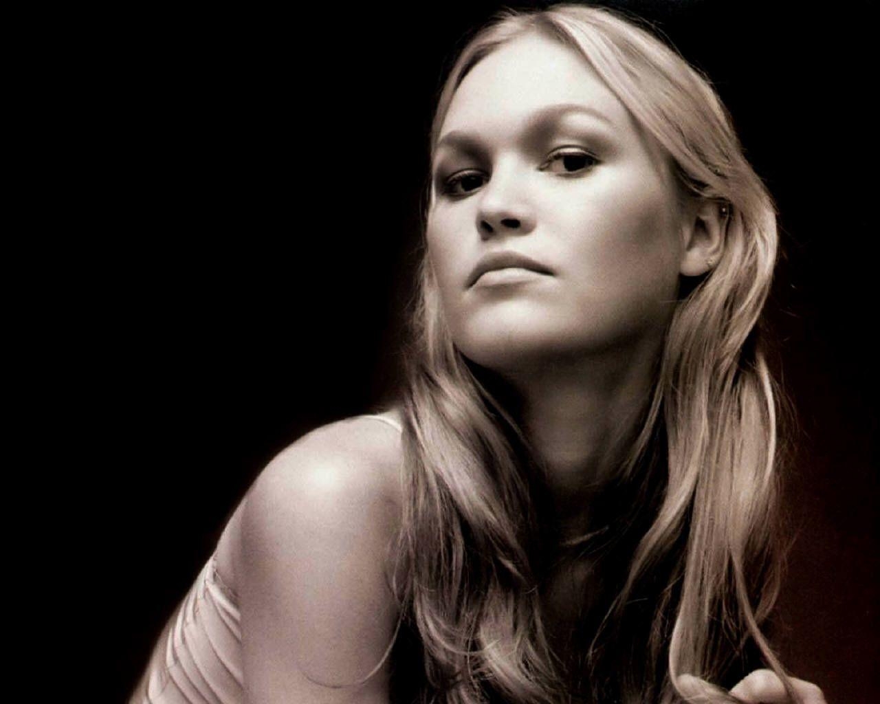 Julia Stiles, 1024 Bild, Filmschauspielerin, Promi Wallpaper, Hintergrund, 1280x1030 HD Desktop