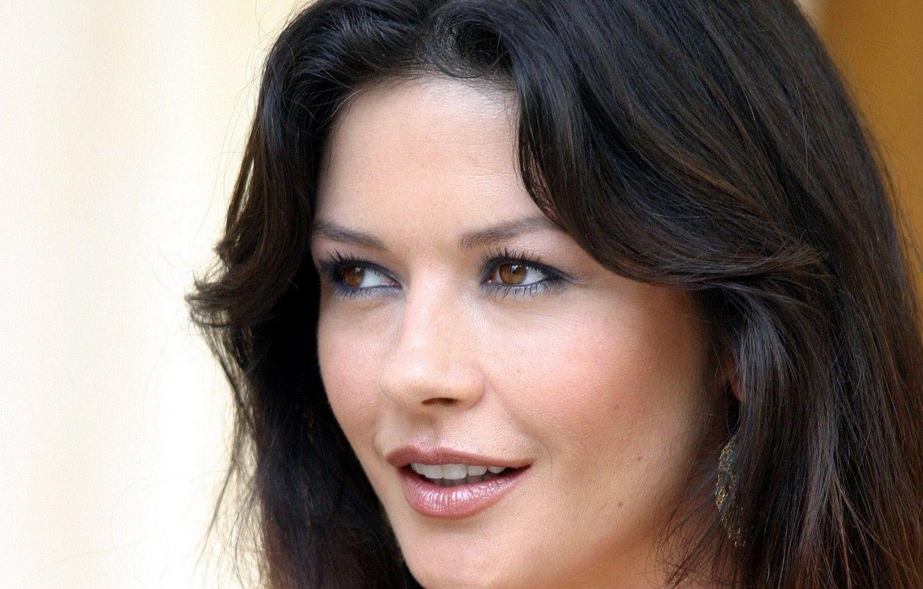 Catherine Zeta-Jones, Schauspielerin, Gesicht, Look, Hollywood, 1340x850 HD Desktop