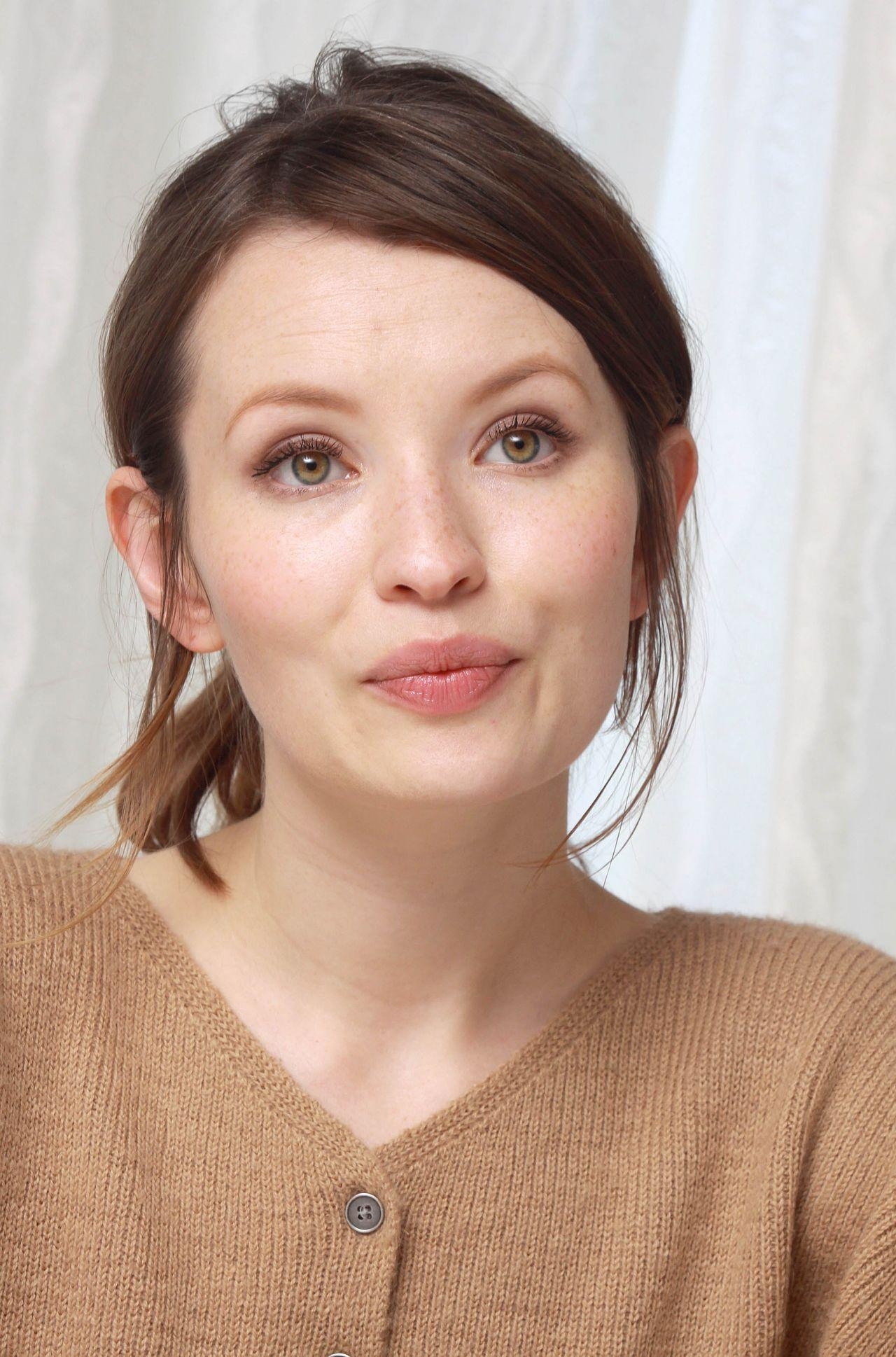 Emily Browning, Prominent, Bild, HQ, 2019, 1280x1940 HD Handy