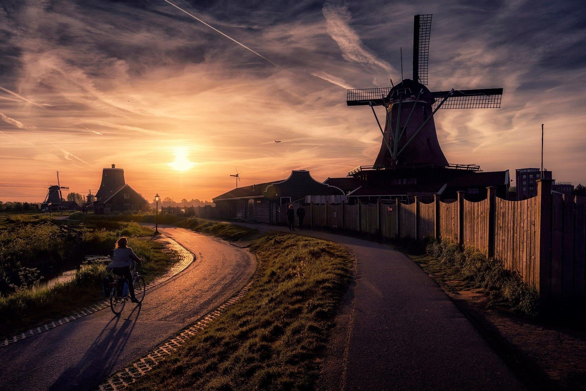 Sonnenuntergang, Windmühlen, Weg, Gebäude, Wolken, 2000x1340 HD Desktop