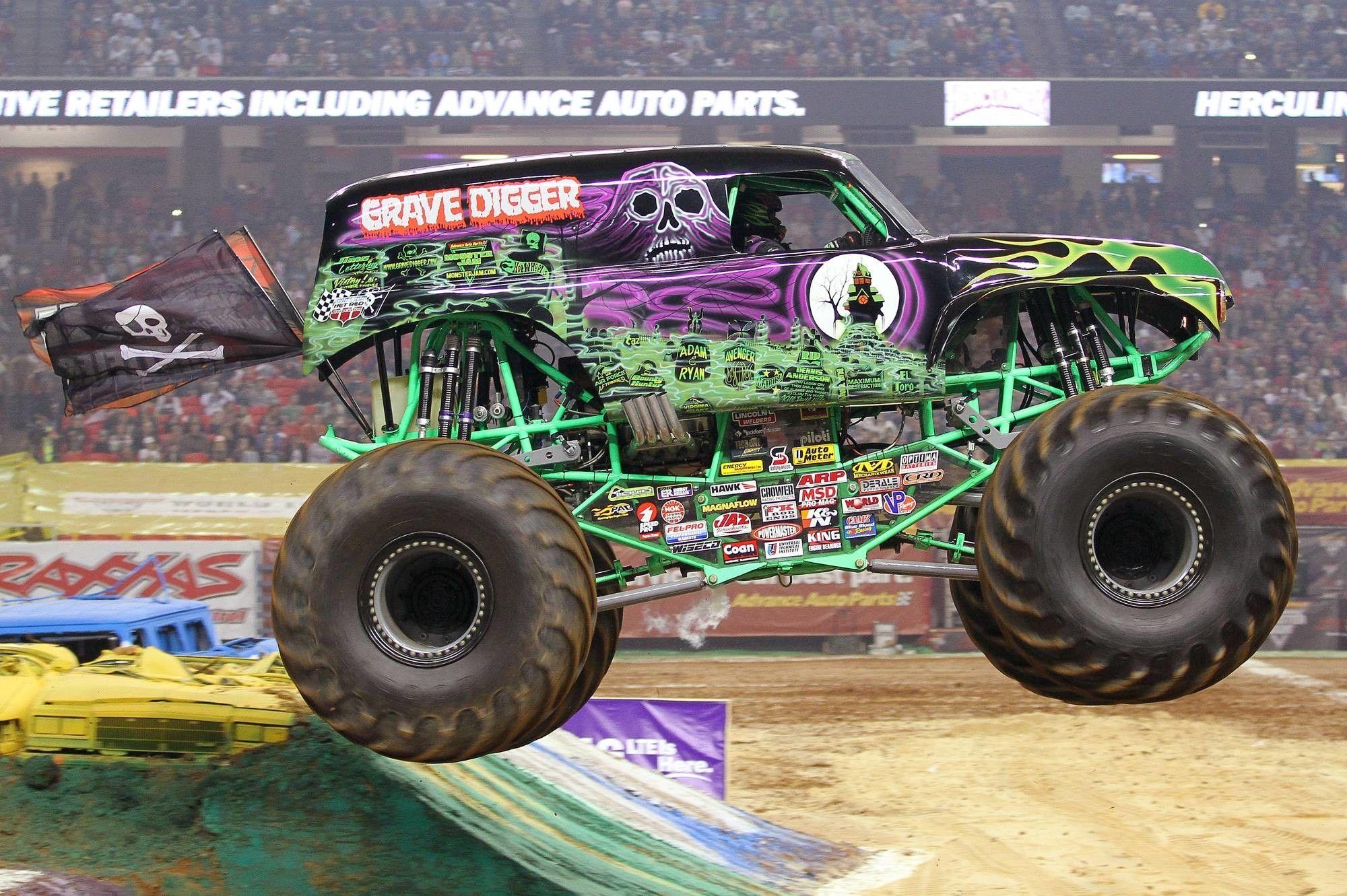 Grave Digger, Monstertruck, Motorsport, Offroad, Freestyle, 2000x1340 HD Desktop