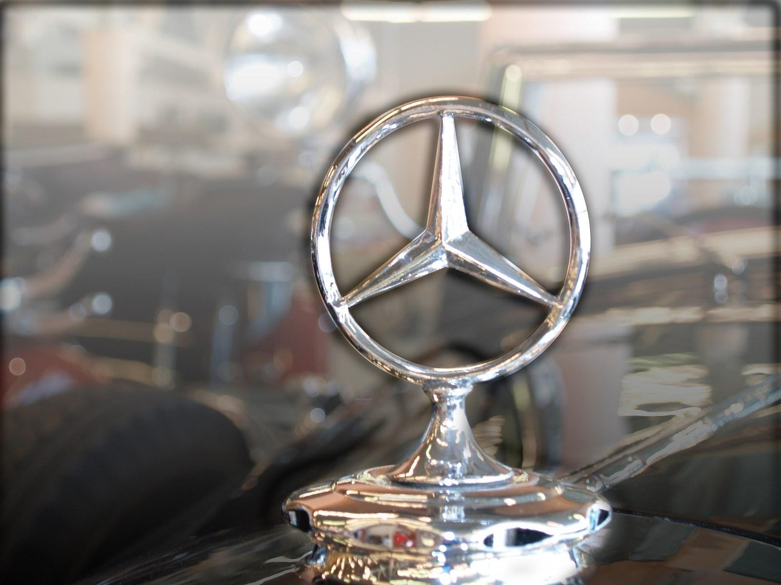 Mercedes-Benz, Logo, Autos, Hintergrund, Bikes, 1600x1200 HD Desktop