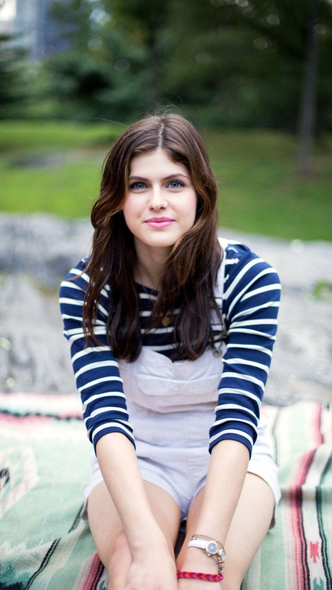 Alexandra Daddario, Hohe Definition, Frei, Berühmtheit, Bild, 1080x1920 Full HD Handy