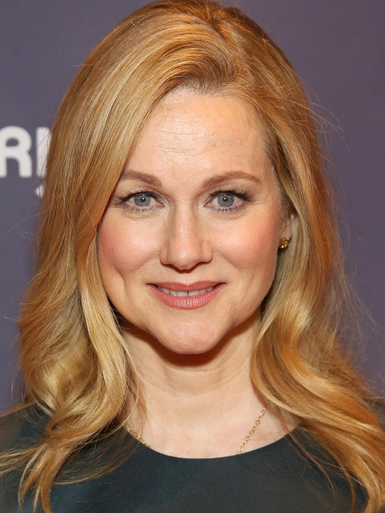 Laura Linney, Porträt, Schauspielerin, Hollywood, Filmstar, 1310x1750 HD Handy