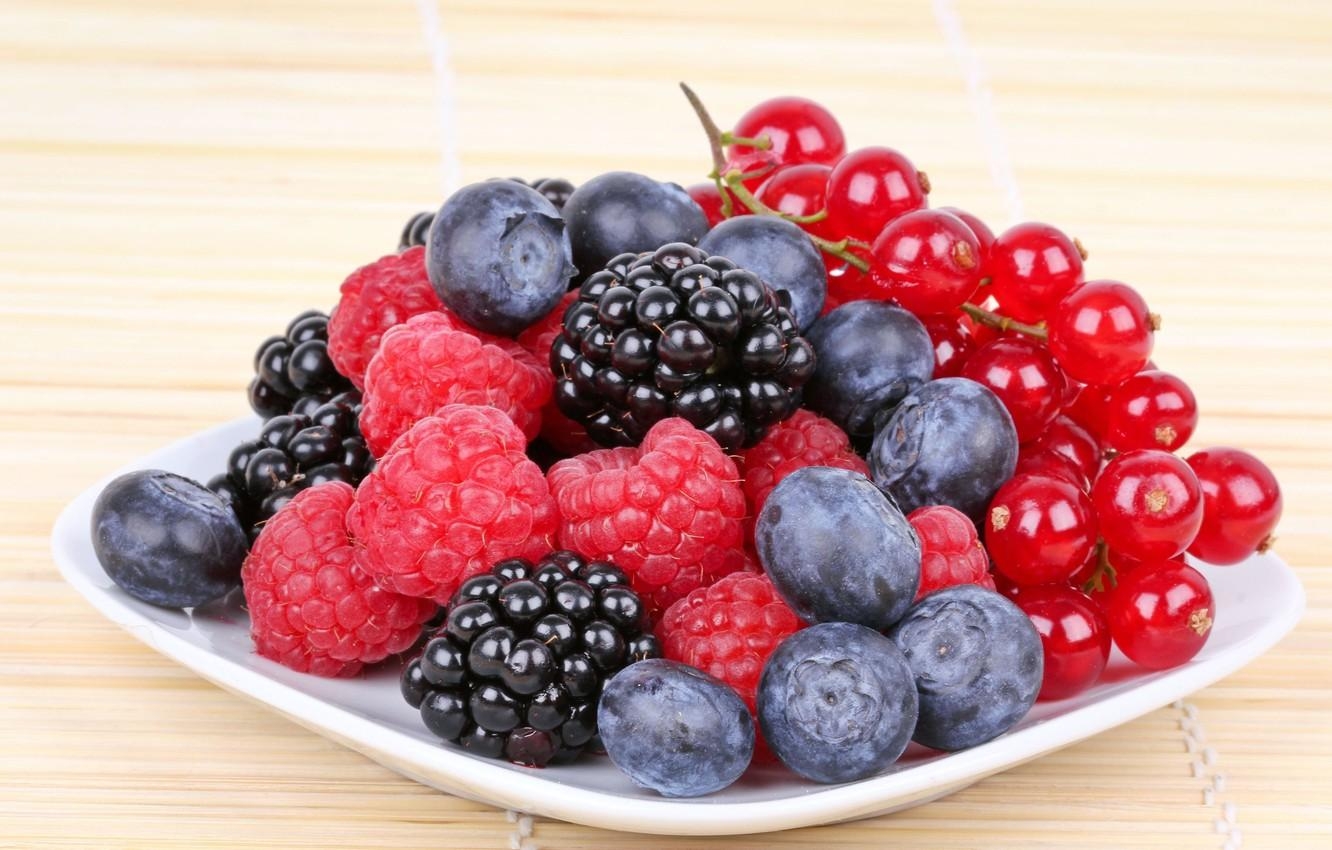 Himbeeren, Blaubeeren, Teller, Johannisbeeren, breitbild, 1340x850 HD Desktop