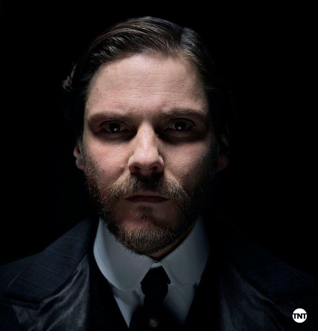 Daniel Brühl, The Alienist, Bild, Dunkler Engel, Serie, 1120x1160 HD Handy