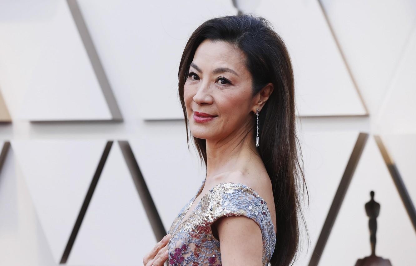 Michelle Yeoh, Schauspielerin, Pose, Frisur, Desktop, 1340x850 HD Desktop