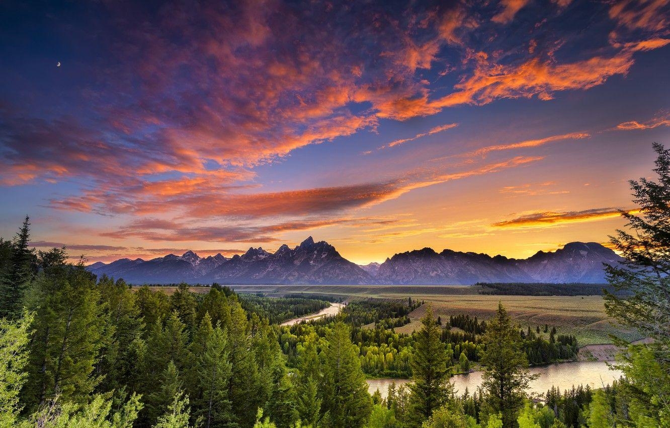 Wald, Himmel, Bäume, Sonnenuntergang, Berge, 1340x850 HD Desktop