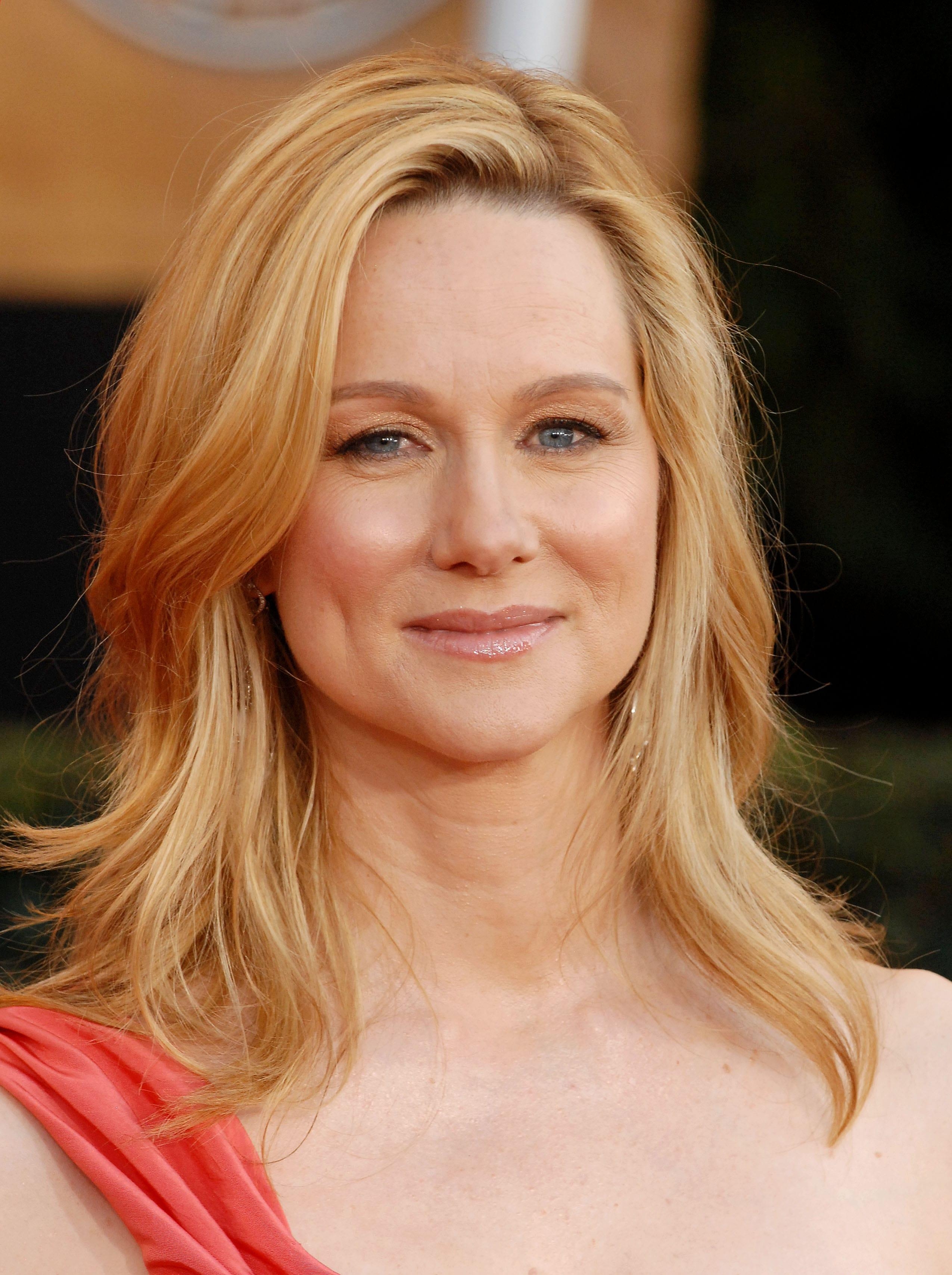 Laura Linney, Hollywood, Filmpersönlichkeit, Porträt, Schauspielkunst, 2550x3420 4K Handy