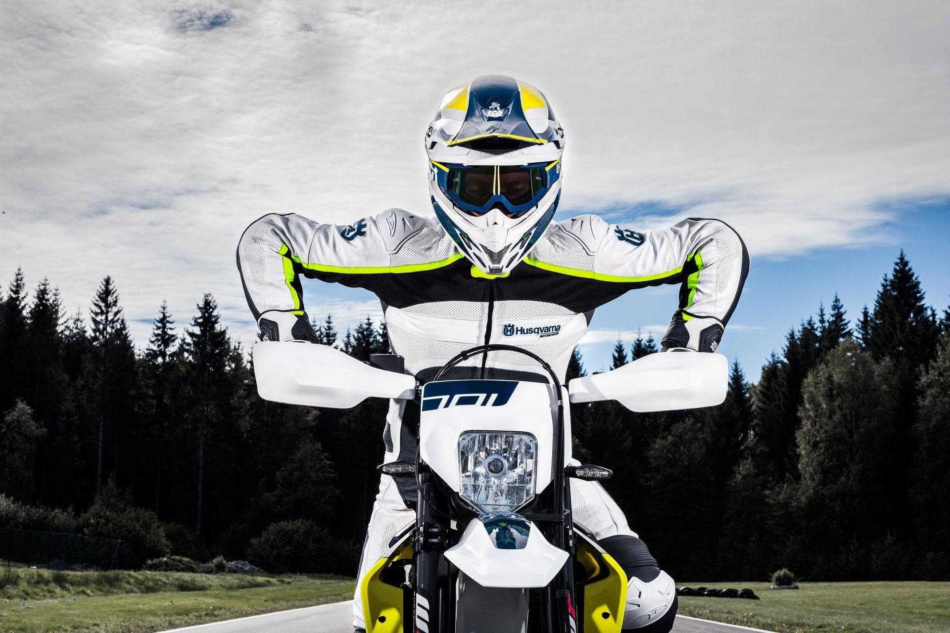 Husqvarna, 701 Supermoto, Motorrad, HD, Hintergrund, 1920x1280 HD Desktop